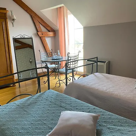 La Closerie Des Sacres Bed and breakfast